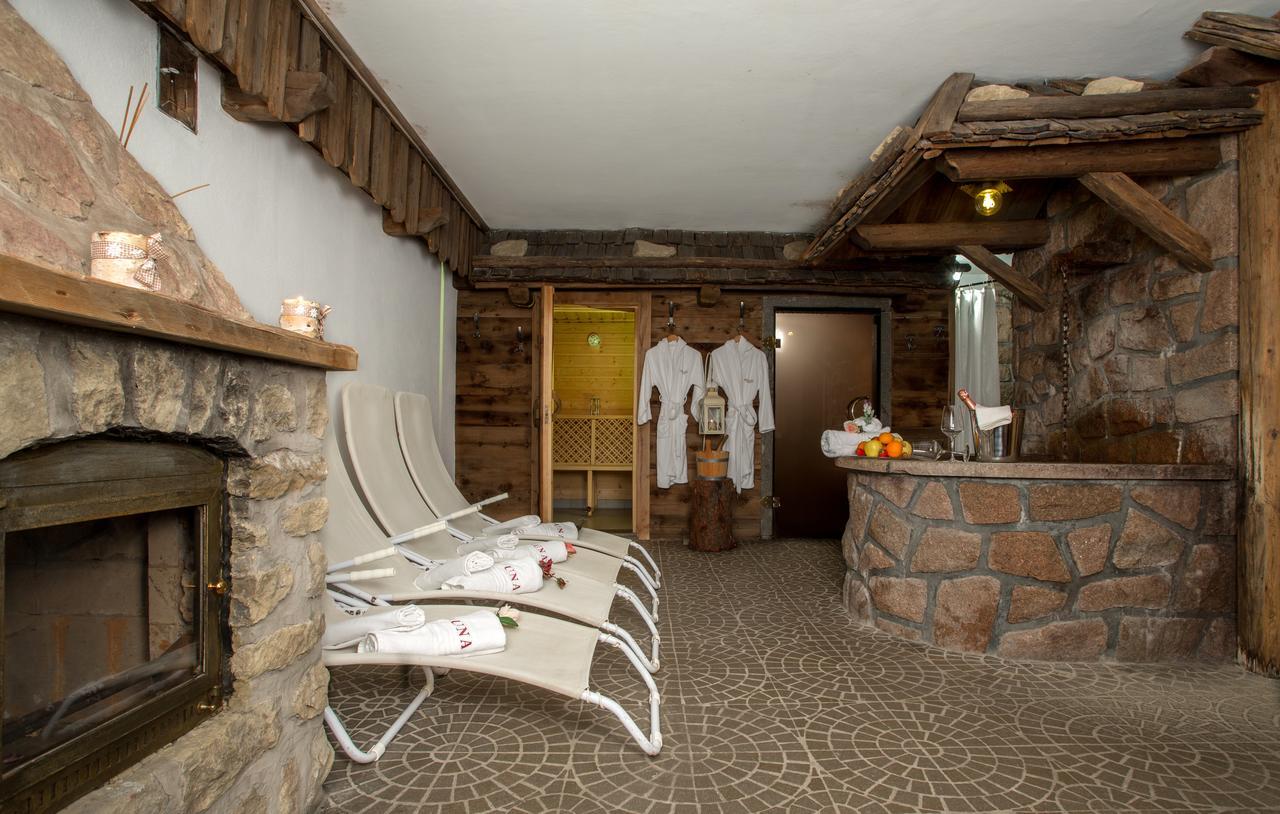 Historic Hotel Ristorante La Stua Кавалезе Екстериор снимка