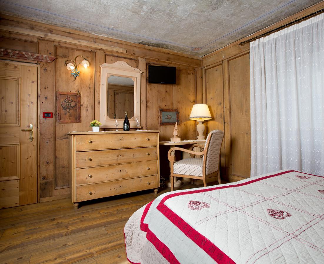 Historic Hotel Ristorante La Stua Кавалезе Екстериор снимка