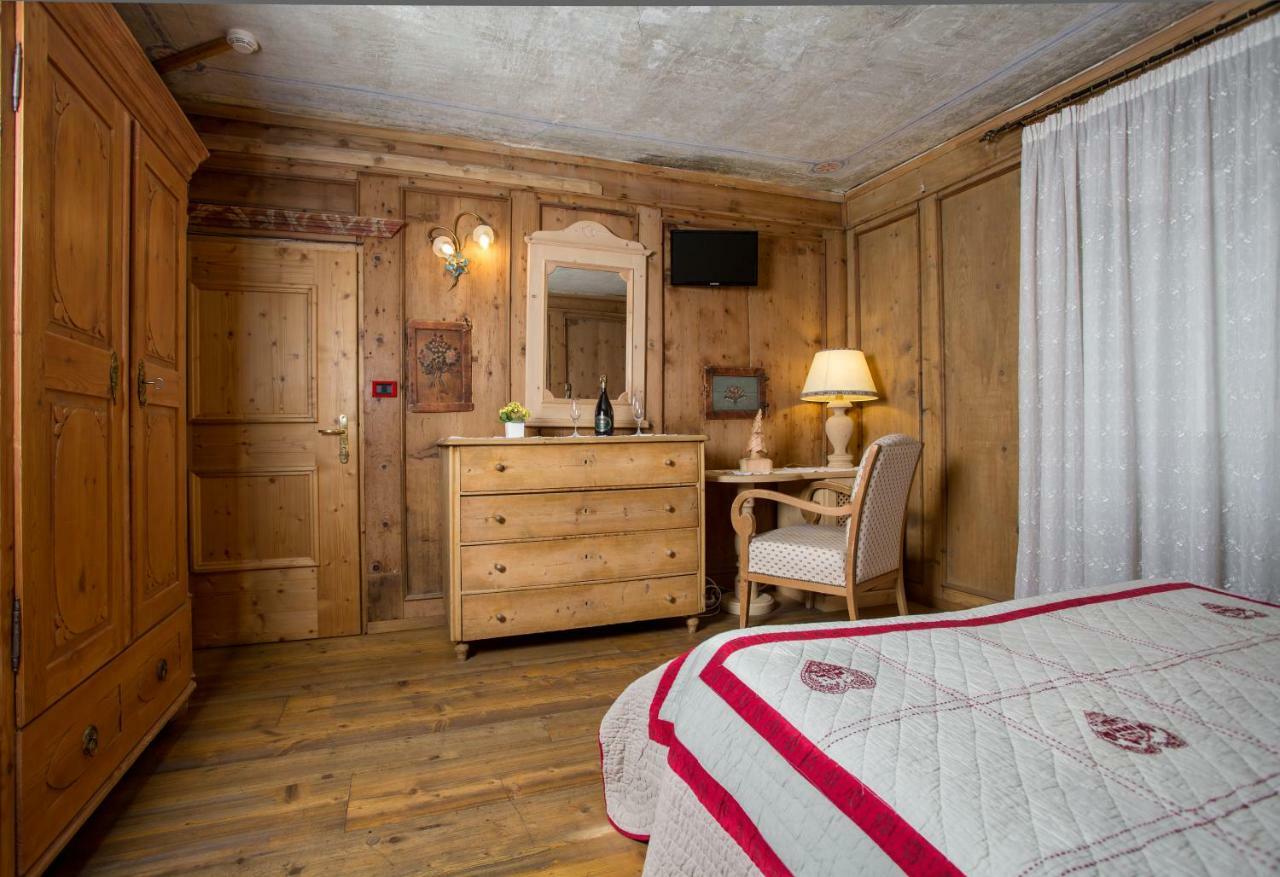 Historic Hotel Ristorante La Stua Кавалезе Екстериор снимка