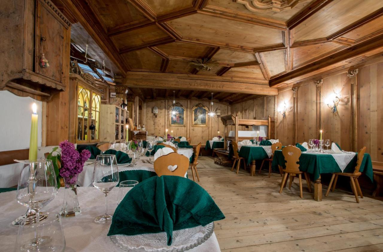 Historic Hotel Ristorante La Stua Кавалезе Екстериор снимка